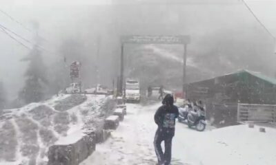 उत्तराखंड के पर्वतीय इलाकों में मौसम बदला, चकराता में हुई सीजन की दूसरी बर्फबारी, पर्यटकों के खिले चेहरे…