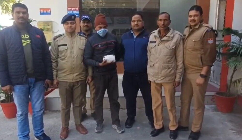रामनगर में पुलिस की बड़ी सफलता, 450 ग्राम चरस के साथ तस्कर गिरफ्तार…..