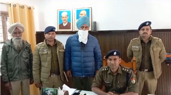 काशीपुर में गुरुद्वारा पंचायत में गोलीबारी करने वाला आरोपी गिरफ्तार, पुलिस ने बरामद की अवैध पिस्टल। काशीपुर में गुरुद्वारा पंचायत में गोलीबारी करने वाला आरोपी गिरफ्तार, पुलिस ने बरामद की अवैध पिस्टल।