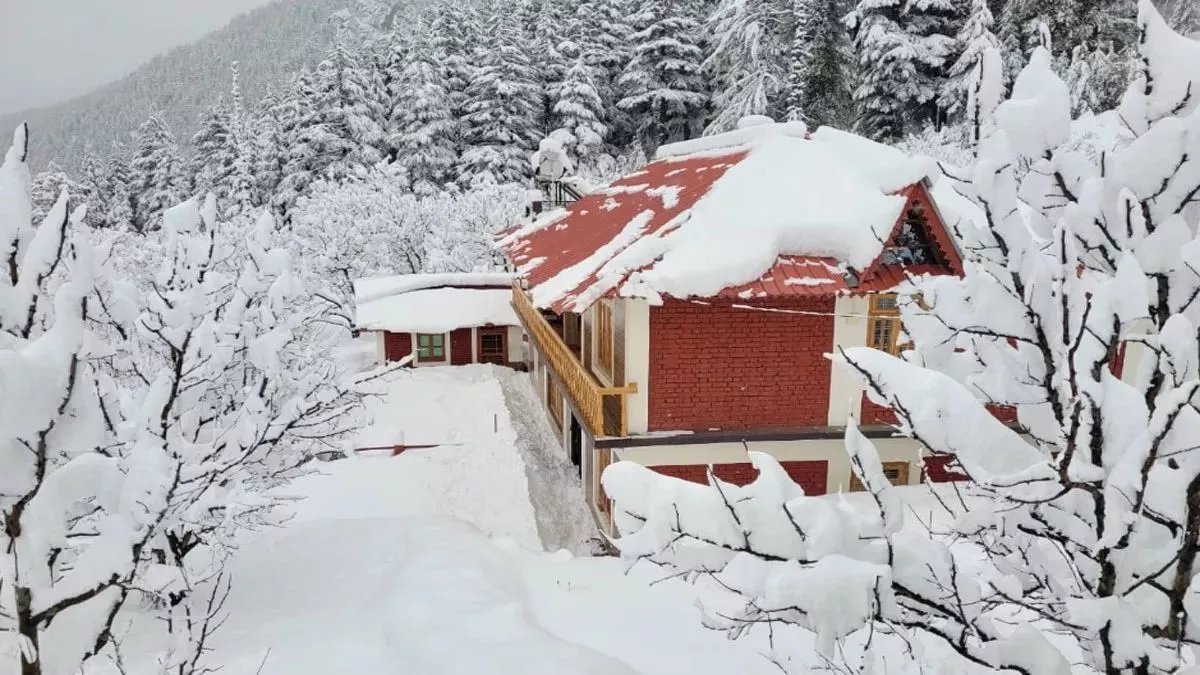 उत्तराखंड में बारिश-बर्फबारी के बाद शीतलहर बढ़ाएगी ठिठुरन, सभी जिलों में येलो अलर्ट जारी। उत्तराखंड में बारिश-बर्फबारी के बाद शीतलहर बढ़ाएगी ठिठुरन, सभी जिलों में येलो अलर्ट जारी।