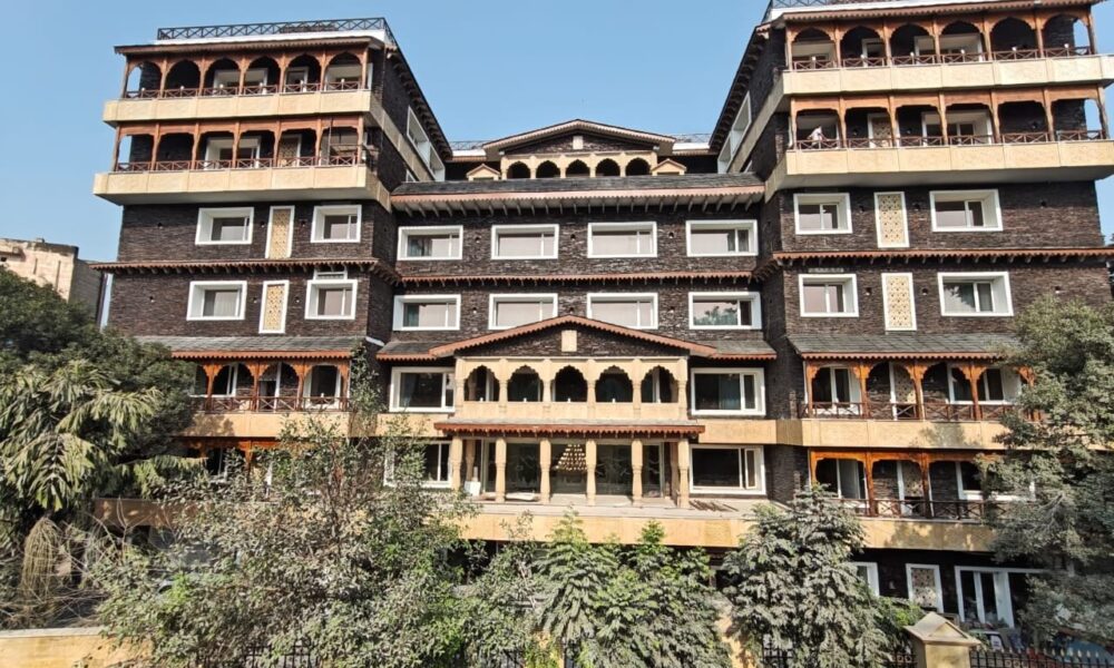 मुख्यमंत्री पुष्कर सिंह धामी के निर्देश पर उत्तराखंड निवास में आम लोगों को ठहरने की सुविधा, आदेश जारी…