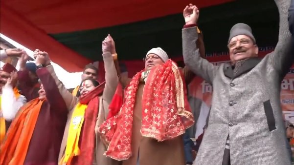 भवाली और नैनीताल में भाजपा प्रत्याशी के पक्ष में आयोजित जनसभा में पहुंचे सीएम धामी। भवाली और नैनीताल में भाजपा प्रत्याशी के पक्ष में आयोजित जनसभा में पहुंचे सीएम धामी।