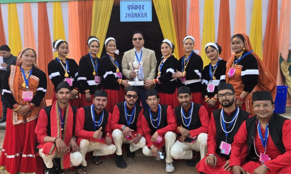 नई दिल्ली में आयोजित राष्ट्रीय रंगशाला शिविर, उत्तराखण्ड के झांकी के कलाकारों को मिला द्वितीय पुरस्कार…