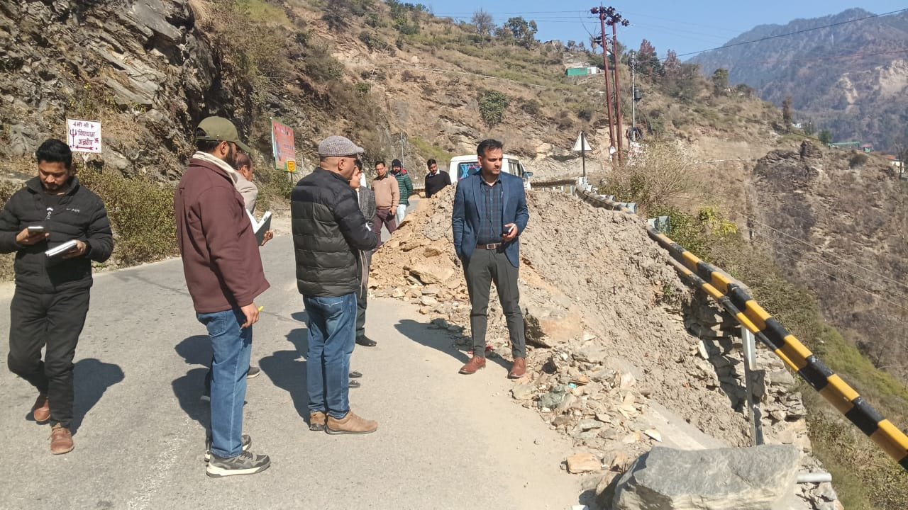 केदारनाथ यात्रा को सुगम बनाने के लिए जिलाधिकारी का राष्ट्रीय राजमार्ग का किया निरीक्षण, निर्माण में तेजी लाने के दिए निर्देश…