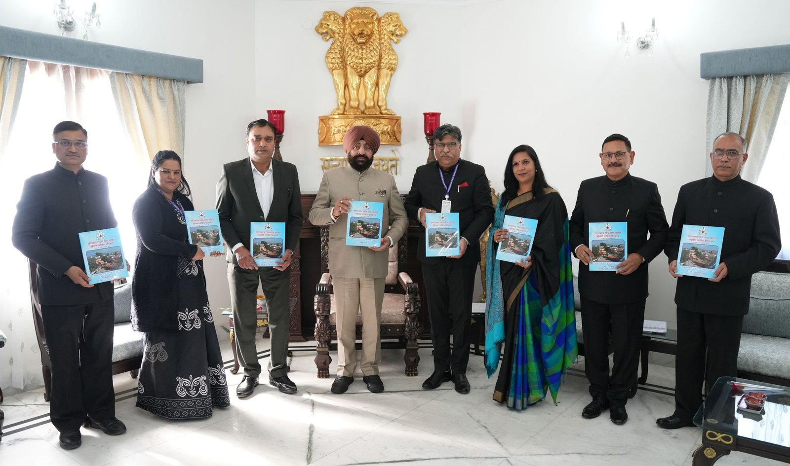 राज्यपाल गुरमीत सिंह से लोक सेवा आयोग के अध्यक्ष डॉ. रवि दत्त गोदियाल ने की मुलाकात, सौंपा 23वां वार्षिक प्रतिवेदन। राज्यपाल गुरमीत सिंह से लोक सेवा आयोग के अध्यक्ष डॉ. रवि दत्त गोदियाल ने की मुलाकात, सौंपा 23वां वार्षिक प्रतिवेदन।