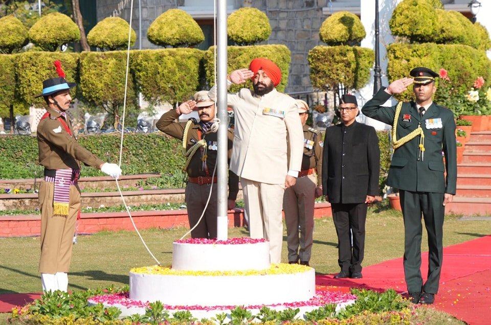 76वें गणतंत्र दिवस पर राज्यपाल गुरमीत सिंह ने राजभवन में फहराया राष्ट्रीय ध्वज, प्रदेशवासियों से आत्मनिर्भरता की अपील…