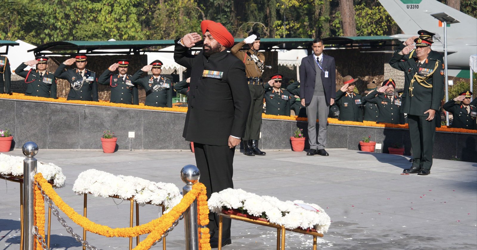 राज्यपाल गुरमीत सिंह ने वीर शहीदों को दी श्रद्धांजलि, वेटरन्स डे पर पहली बार आयोजित हुई परेड। राज्यपाल गुरमीत सिंह ने वीर शहीदों को दी श्रद्धांजलि, वेटरन्स डे पर पहली बार आयोजित हुई परेड।