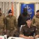 5 रुपये के शातिर बदमाश को 5 पुलिस कर्मियों ने 5 बजे गिरफ्तार कर 5 बजे भेजा हवालात।
