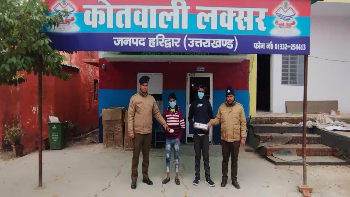 हरिद्वार पुलिस का नशे के खिलाफ अभियान तेज, स्मैक और नशीले इंजेक्शन के साथ दो तस्कर गिरफ्तार। हरिद्वार पुलिस का नशे के खिलाफ अभियान तेज, स्मैक और नशीले इंजेक्शन के साथ दो तस्कर गिरफ्तार।