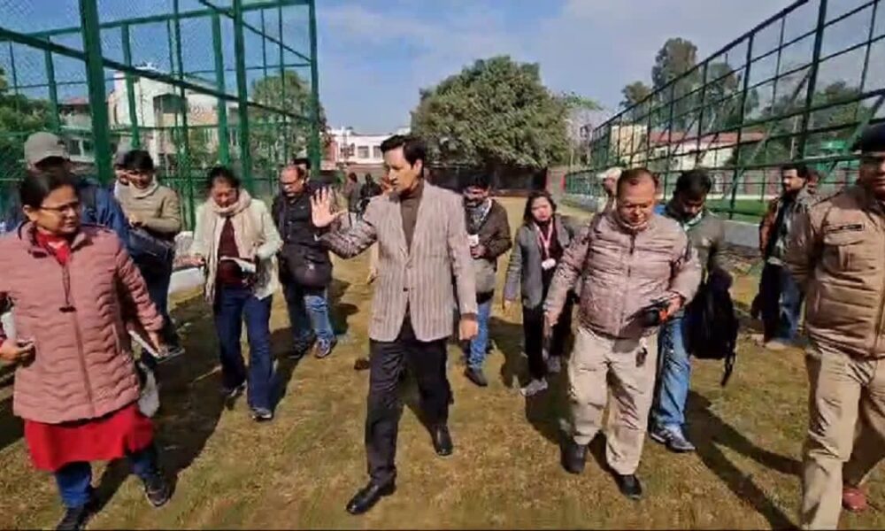 38वें राष्ट्रीय खेलों की तैयारी जोरों पर, कुमाऊं कमिश्नर दीपक रावत ने अंतरराष्ट्रीय स्टेडियम का किया स्थलीय निरीक्षण…