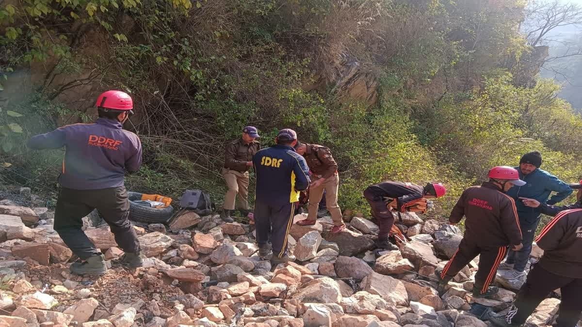 रुद्रप्रयाग के भटवाड़ीसैण के पास स्कॉर्पियो वाहन दुर्घटनाग्रस्त, हादसे में महिला फार्मासिस्ट की मौत… रुद्रप्रयाग के भटवाड़ीसैण के पास स्कॉर्पियो वाहन दुर्घटनाग्रस्त, हादसे में महिला फार्मासिस्ट की मौत…