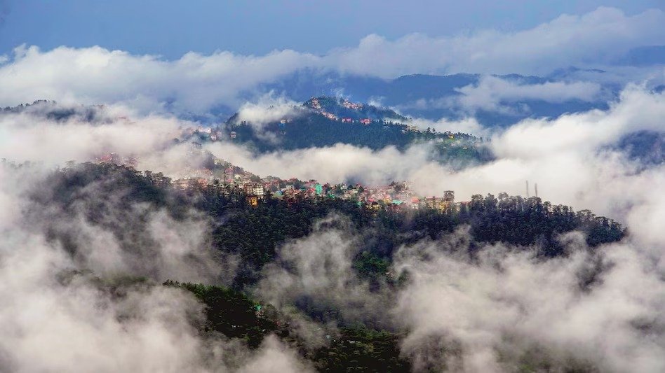 उत्तराखंड में मौसम में फिर होगा बदलाव, पर्वतीय जिलों में हल्की बारिश की संभावना…