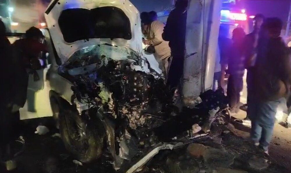 देहरादून के मोहकमपुर फ्लाईओवर पर हुई बाइक और कार की भिड़ंत, चार लोग घायल…