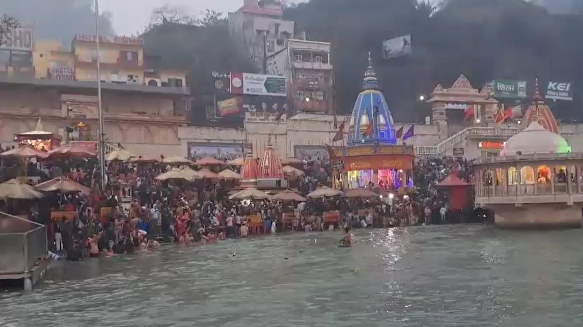 मौनी अमावस्या पर हरिद्वार में श्रद्धालुओं का उमड़ा सैलाब, गंगा में लगाई आस्था की डुबकी… मौनी अमावस्या पर हरिद्वार में श्रद्धालुओं का उमड़ा सैलाब, गंगा में लगाई आस्था की डुबकी…