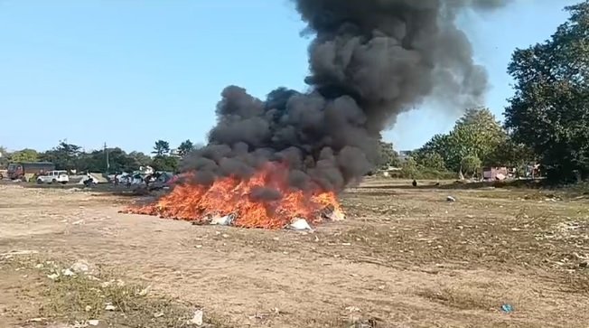 हरिद्वार में चाइनीज मांझे के खिलाफ पुलिस का बड़ा अभियान, 170 पेटियां की नष्ट… हरिद्वार में चाइनीज मांझे के खिलाफ पुलिस का बड़ा अभियान, 170 पेटियां की नष्ट…