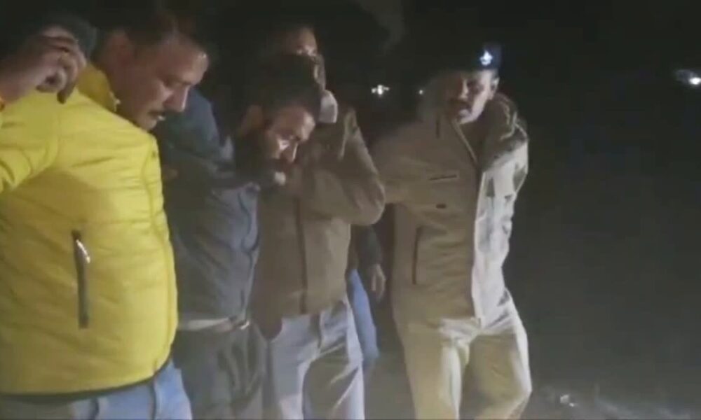 हरिद्वार में देर रात पुलिस मुठभेड़ में फरार कैदी पंकज गिरफ्तार, पैर में लगी गोली…