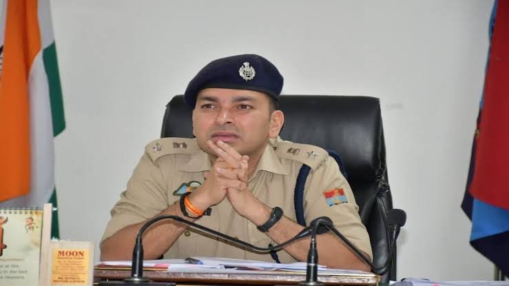 एसएसपी प्रहलाद नारायण मीणा की बड़ी कार्रवाई, लापरवाही बरतने पर 8 उप निरीक्षकों और 2 कांस्टेबलों को किया लाईन हाजिर। एसएसपी प्रहलाद नारायण मीणा की बड़ी कार्रवाई, लापरवाही बरतने पर 8 उप निरीक्षकों और 2 कांस्टेबलों को किया लाईन हाजिर।