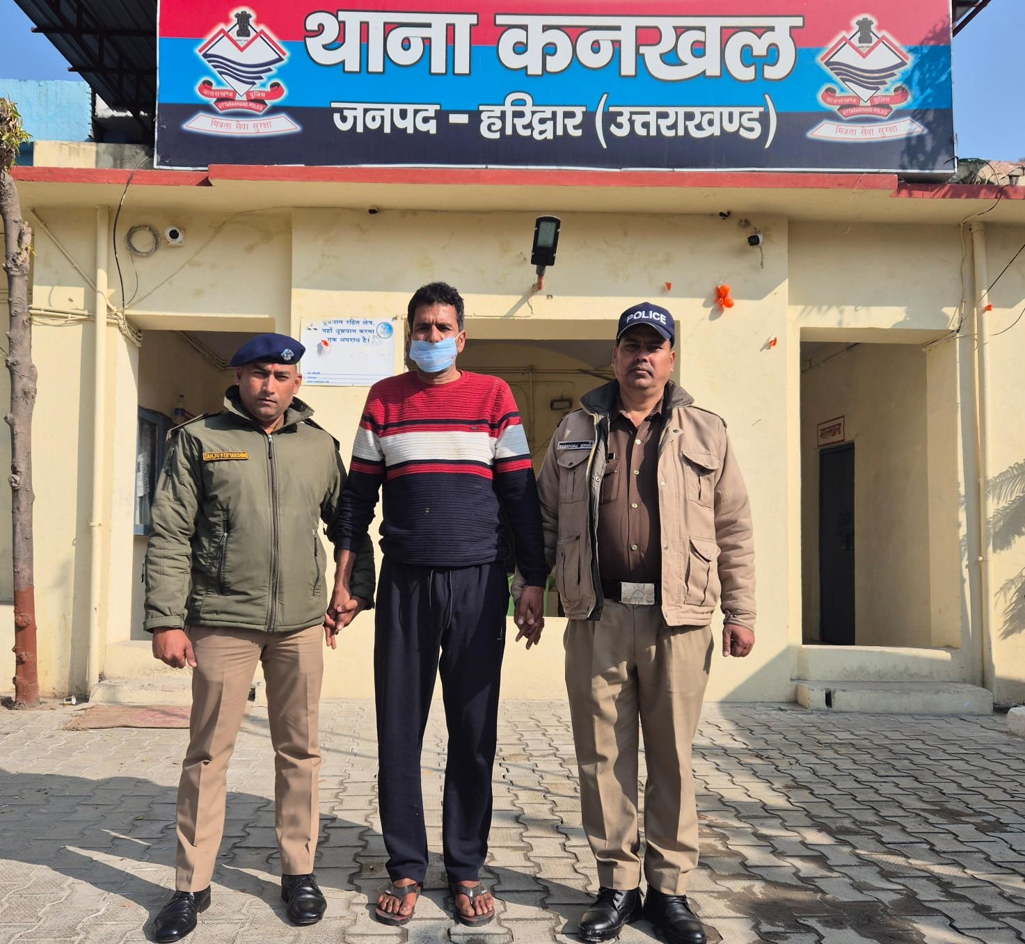 तीन साल की बच्ची का अपहरण, 10 घंटे में पुलिस ने सुलझाया मामला, आरोपी गाजियाबाद से गिरफ्तार… तीन साल की बच्ची का अपहरण, 10 घंटे में पुलिस ने सुलझाया मामला, आरोपी गाजियाबाद से गिरफ्तार…
