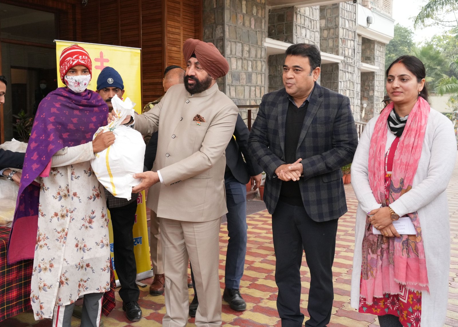 टीबी उन्मूलन में राज्यपाल गुरमीत सिंह ने की पहल, टीबी रोगियों को गोद लेकर स्वास्थ्य सुरक्षा का किया संकल्प…. टीबी उन्मूलन में राज्यपाल गुरमीत सिंह ने की पहल, टीबी रोगियों को गोद लेकर स्वास्थ्य सुरक्षा का किया संकल्प….