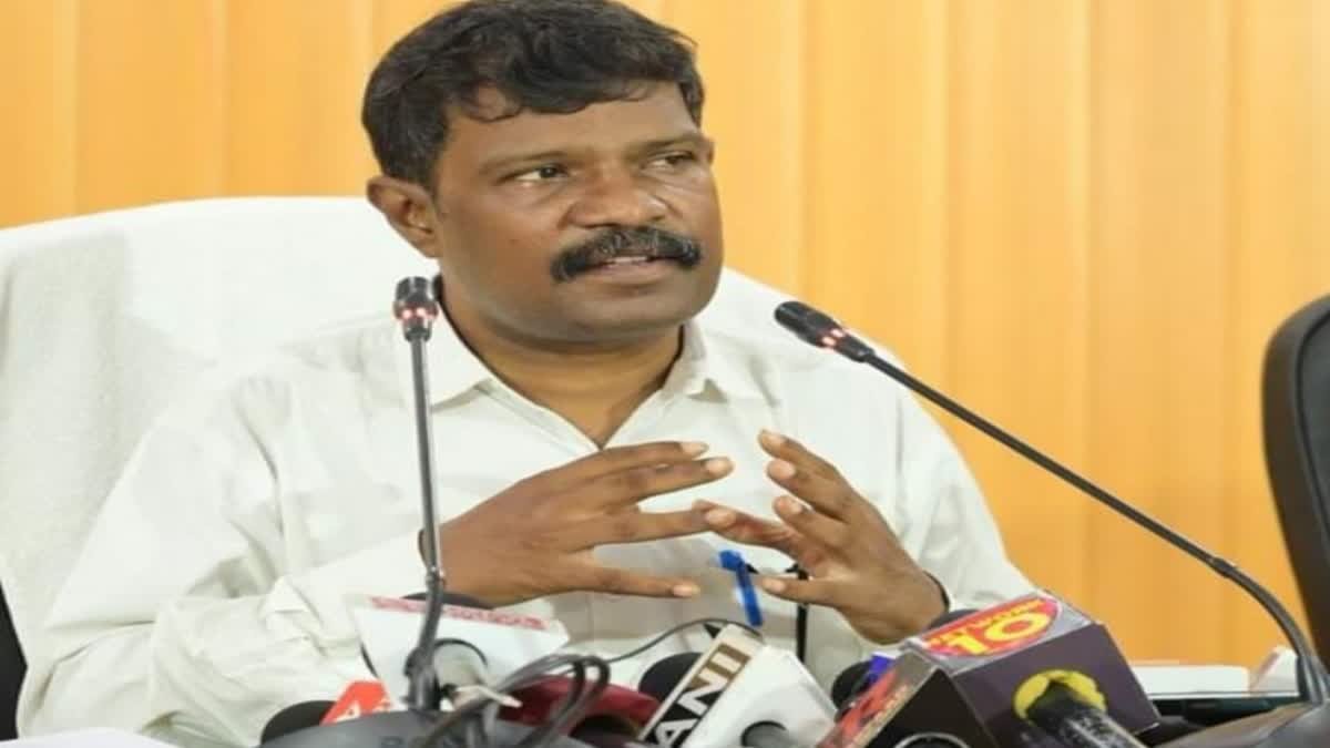 UCC को मिला पहला महानिबंधक, डॉ वी षणमुगम को मिली जिम्मेदारी… UCC को मिला पहला महानिबंधक, डॉ वी षणमुगम को मिली जिम्मेदारी…