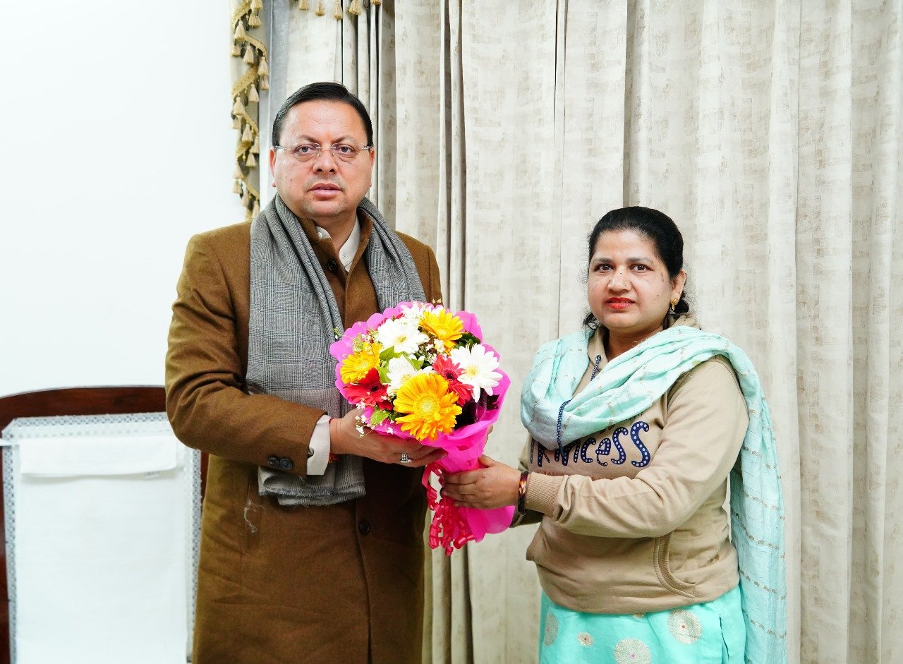 मुख्यमंत्री पुष्कर सिंह धामी से तीन तलाक से पीड़ित शायरा बानो ने की मुलाकात, यूसीसी लागू करने पर जताया आभार… मुख्यमंत्री पुष्कर सिंह धामी से तीन तलाक से पीड़ित शायरा बानो ने की मुलाकात, यूसीसी लागू करने पर जताया आभार…