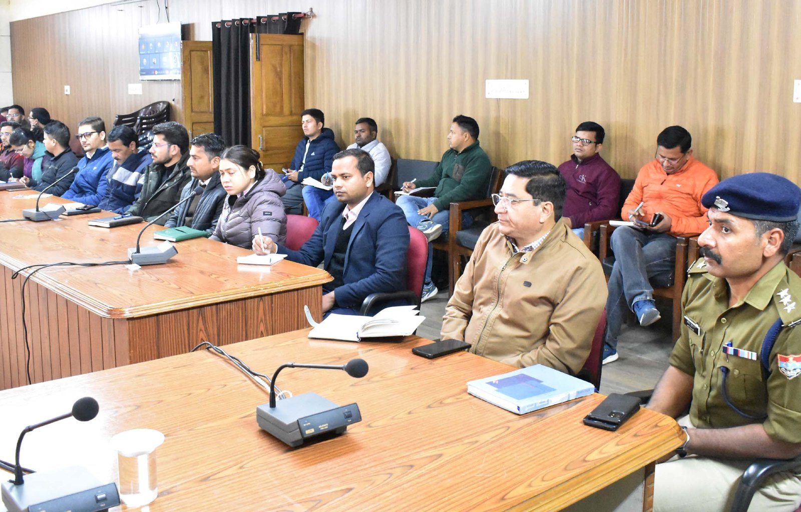 समान नागरिक संहिता पर कार्यशाला का आयोजन, विशेषज्ञों ने अधिकारियों को दी पंजीकरण को लेकर विस्तृत जानकारी… समान नागरिक संहिता पर कार्यशाला का आयोजन, विशेषज्ञों ने अधिकारियों को दी पंजीकरण को लेकर विस्तृत जानकारी…