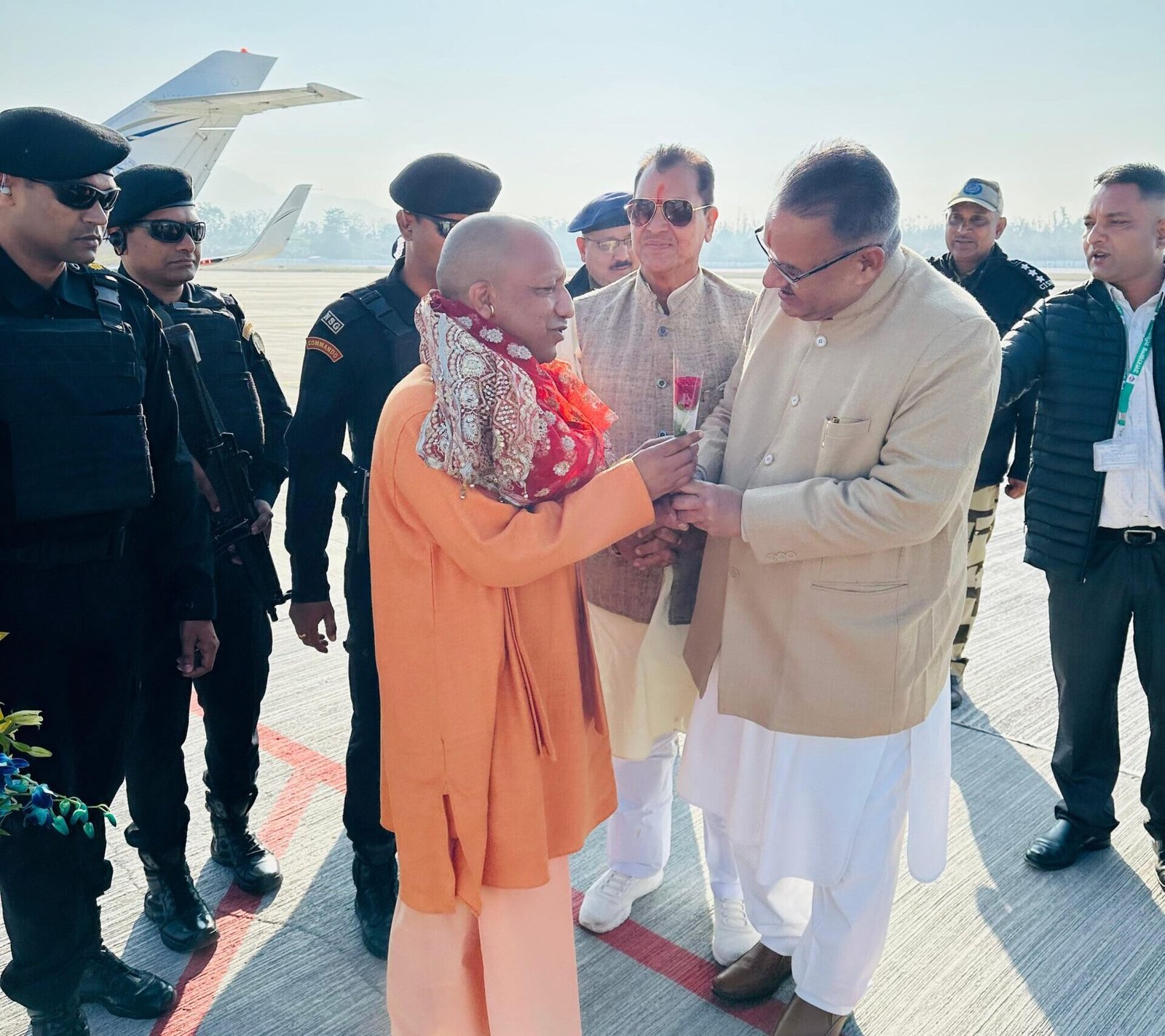 उत्तर प्रदेश के मुख्यमंत्री योगी आदित्यनाथ पहुंचे जॉली ग्रांट एयरपोर्ट, पैतृक गांव में भतीजी की शादी में करेंगे शिरकत… उत्तर प्रदेश के मुख्यमंत्री योगी आदित्यनाथ पहुंचे जॉली ग्रांट एयरपोर्ट, पैतृक गांव में भतीजी की शादी में करेंगे शिरकत…