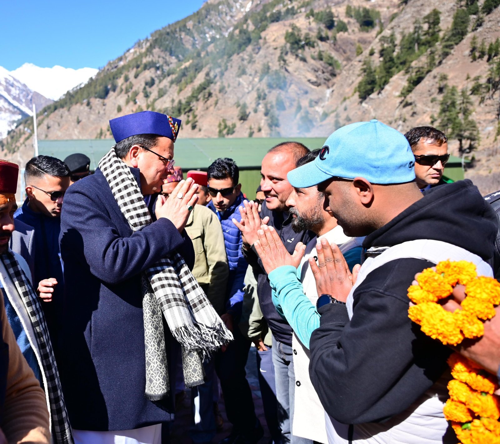 उत्तरकाशी पहुंचे मुख्यमंत्री धामी, विधायक और क्षेत्र की जनता ने किया गर्मजोशी से अभिवादन…