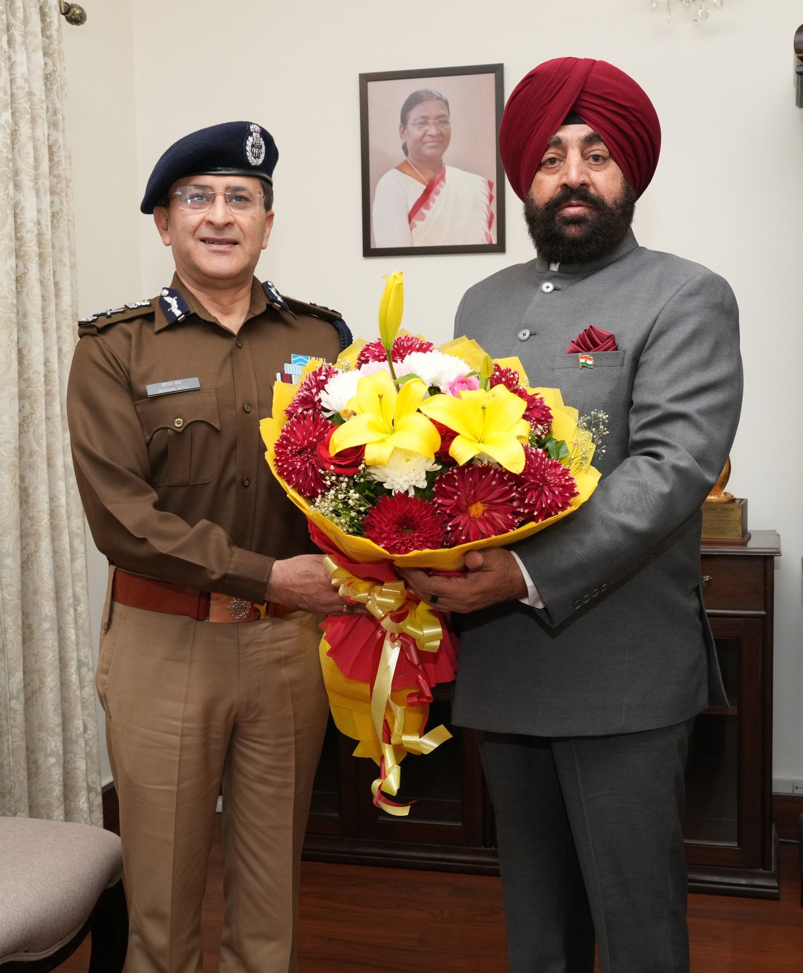 डीजीपी दीपम सेठ ने राज्यपाल लेफ्टिनेंट जनरल गुरमीत सिंह से की शिष्टाचार भेंट , कानून व्यवस्था पर हुई चर्चा….