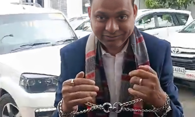 बजट सत्र के तीसरे दिन भुवन कापड़ी का अनोखा विरोध, बेड़ियों में जकड़ी तस्वीरें आईं सामने…