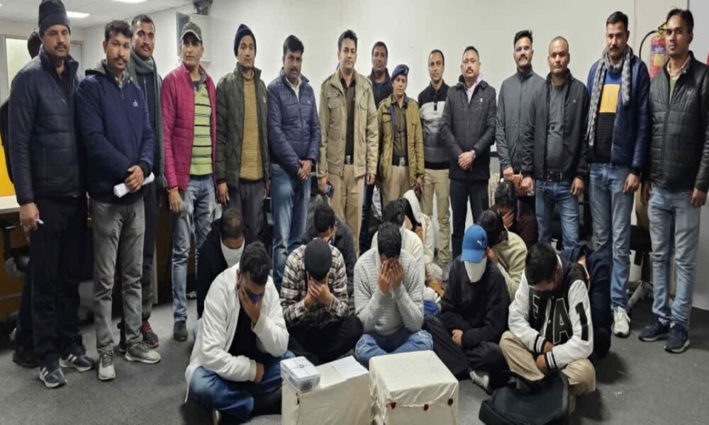 कॉल सेंटर की आड़ में विदेशी नागरिकों से कर रहे थे धोखाधड़ी, एसटीएफ ने 13 आरोपियों को किया गिरफ्तार…