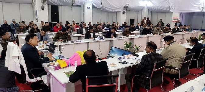 चारधाम यात्रा की तैयारियों को लेकर बैठक जारी, यात्रा की सुरक्षा और सुविधाओं पर चर्चा… चारधाम यात्रा की तैयारियों को लेकर बैठक जारी, यात्रा की सुरक्षा और सुविधाओं पर चर्चा…