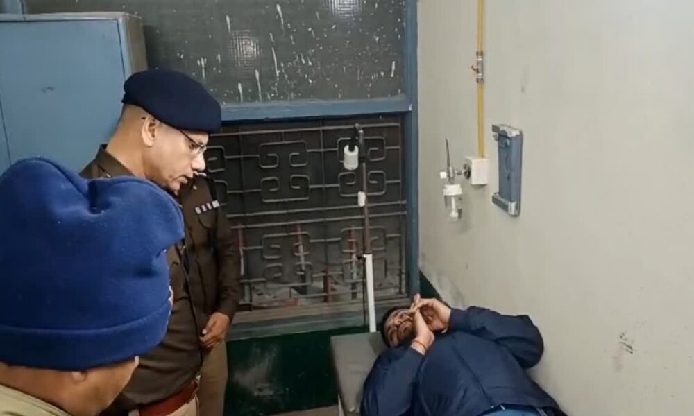 नानकमत्ता में पुलिस और स्मैक तस्कर के बीच मुठभेड़, तस्कर के पैर में लगी गोली, गिरफ्तार…