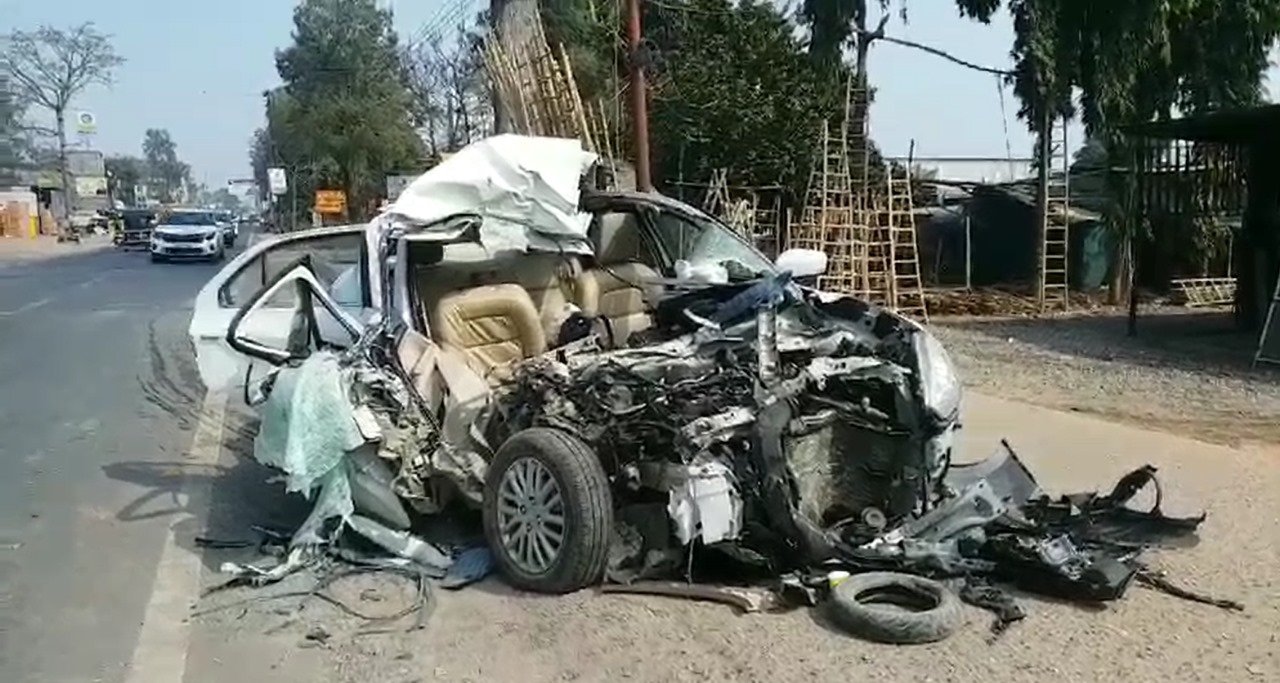 हल्द्वानी में दर्दनाक सड़क हादसा…स्वीफ्ट कार ने अज्ञात वाहन को मारी जोरदार टक्कर, दो की मौत… हल्द्वानी में दर्दनाक सड़क हादसा…स्वीफ्ट कार ने अज्ञात वाहन को मारी जोरदार टक्कर, दो की मौत…