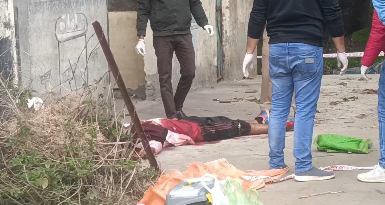 हरिद्वार के मंगलौर में मिला खून से लथपथ युवक का शव, इलाके में मचा हड़कंप… हरिद्वार के मंगलौर में मिला खून से लथपथ युवक का शव, इलाके में मचा हड़कंप…