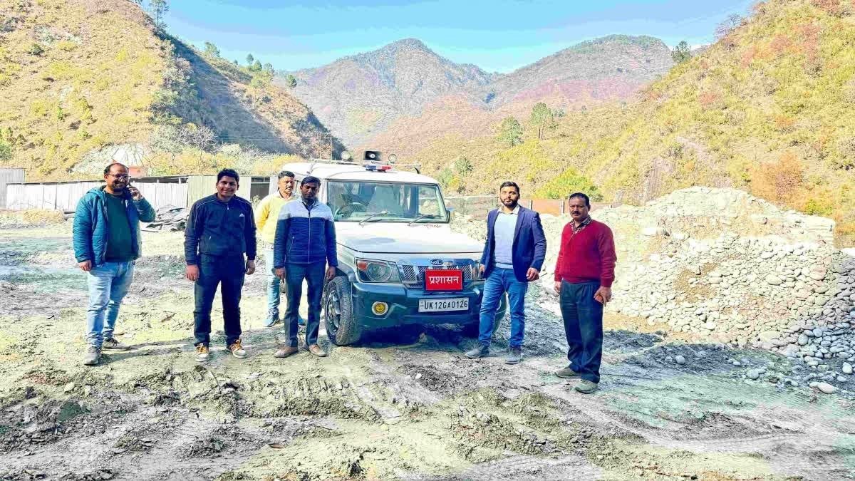 जिले में अवैध खनन के खिलाफ प्रशासन की सख्त कार्रवाई, रेलवे को भेजा नोटिस… जिले में अवैध खनन के खिलाफ प्रशासन की सख्त कार्रवाई, रेलवे को भेजा नोटिस…