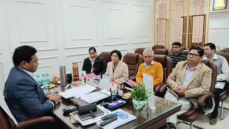 चारधाम यात्रा को लेकर सरकार की तैयारियां तेज, मेडिकल पॉइंट्स और स्वास्थ्य पोर्टल होंगे सक्रिय… चारधाम यात्रा को लेकर सरकार की तैयारियां तेज, मेडिकल पॉइंट्स और स्वास्थ्य पोर्टल होंगे सक्रिय…