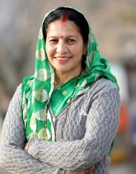 चमोली जिला पंचायत अध्यक्ष रजनी भंडारी को शासन ने हटाया, डीएम बने प्रशासक…
