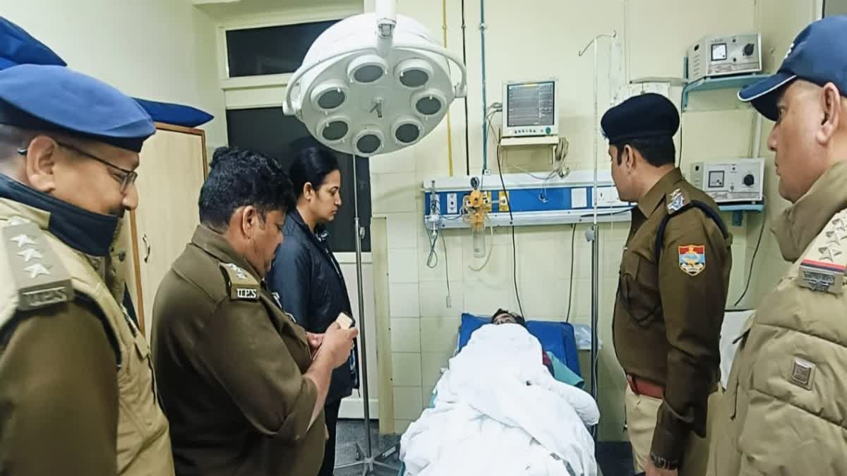 पुलिस मुठभेड़ में दो बदमाश गिरफ्तार, लूट की घटना में शामिल तीसरे की तलाश जारी….. पुलिस मुठभेड़ में दो बदमाश गिरफ्तार, लूट की घटना में शामिल तीसरे की तलाश जारी…..
