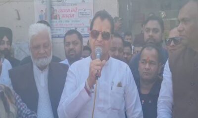डोईवाला ने चल रहे धरने स्तःल पर पहुचे पूर्व मंत्री प्रेमचंद अग्रवाल , व्यापारियों से प्रतिष्ठान खोलने की करी अपील…..