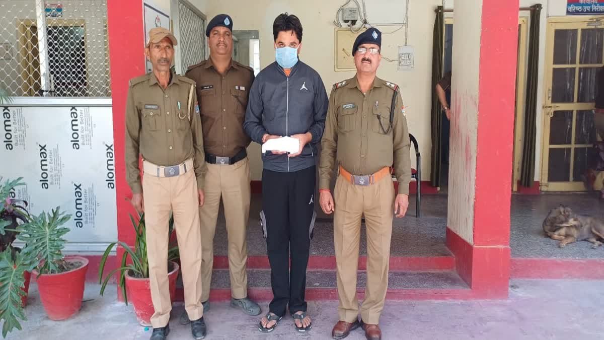 रामनगर क्षेत्र में सोशल मीडिया पर तमंचा लहराकर फोटो पोस्ट करना पड़ा महंगा , पुलिस ने की कार्यवाही…. रामनगर क्षेत्र में सोशल मीडिया पर तमंचा लहराकर फोटो पोस्ट करना पड़ा महंगा , पुलिस ने की कार्यवाही….