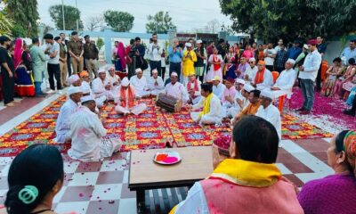 खटीमा में मुख्यमंत्री पुष्कर सिंह धामी ने मनाई होली, सांस्कृतिक कार्यक्रम में लिया भाग…