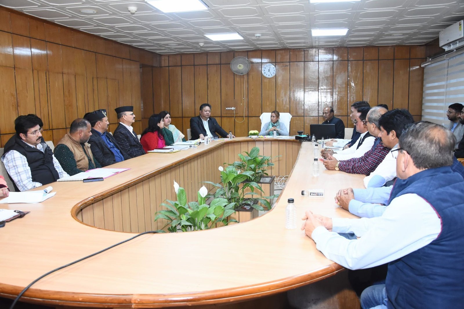 महिला सशक्तीकरण की दिशा में बड़ा कदम , 7 जिलों में कामकाजी महिलाओं के लिए बनेंगे आधुनिक छात्रावास….. महिला सशक्तीकरण की दिशा में बड़ा कदम , 7 जिलों में कामकाजी महिलाओं के लिए बनेंगे आधुनिक छात्रावास…..