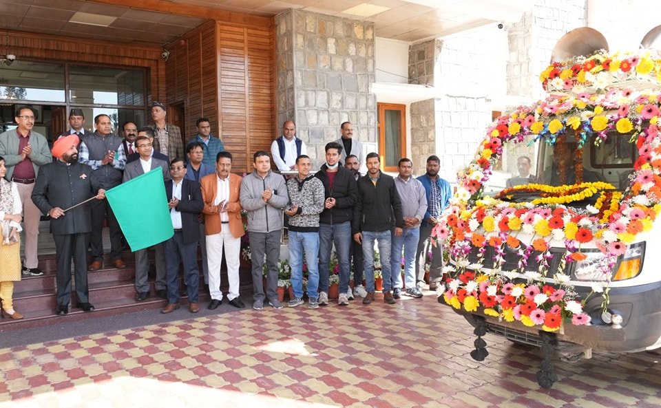 राजभवन, देहरादून में वसंतोत्सव की तैयारियां तेज , राज्यपाल ने प्रचार वाहनों को दिखाई हरी झंडी…. राजभवन, देहरादून में वसंतोत्सव की तैयारियां तेज , राज्यपाल ने प्रचार वाहनों को दिखाई हरी झंडी….