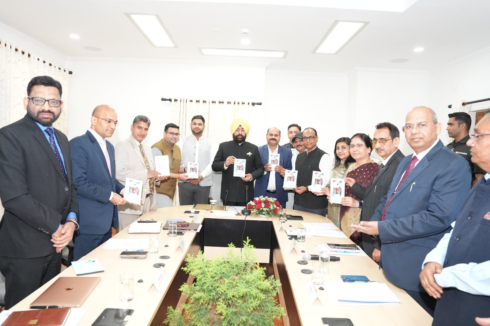 राज्यपाल गुरमीत सिंह ने राजकीय विश्वविद्यालयों के कुलपतियों के साथ की बैठक , “वन यूनिवर्सिटी, वन रिसर्च” पहल पर दिया जोर… राज्यपाल गुरमीत सिंह ने राजकीय विश्वविद्यालयों के कुलपतियों के साथ की बैठक , “वन यूनिवर्सिटी, वन रिसर्च” पहल पर दिया जोर…