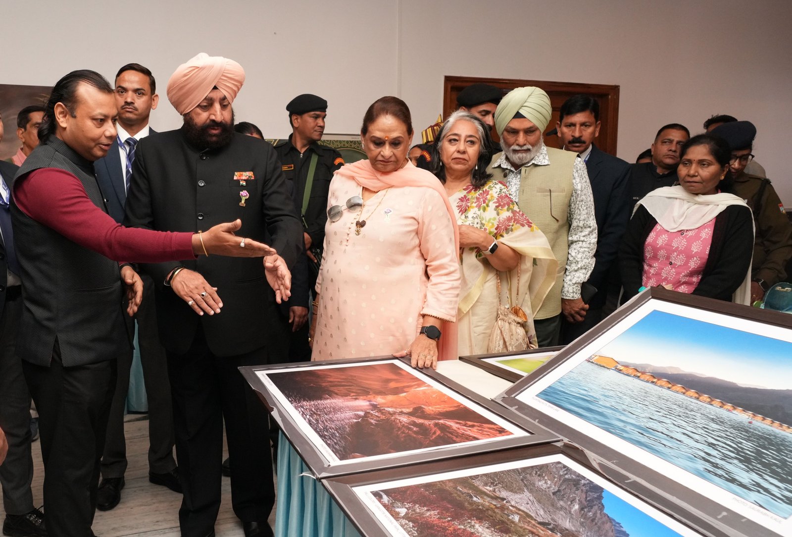 वसंतोत्सव-2025 दूसरा दिन , राज्यपाल ने कला, संस्कृति और स्थानीय उत्पादों का किया अवलोकन….. वसंतोत्सव-2025 दूसरा दिन , राज्यपाल ने कला, संस्कृति और स्थानीय उत्पादों का किया अवलोकन…..