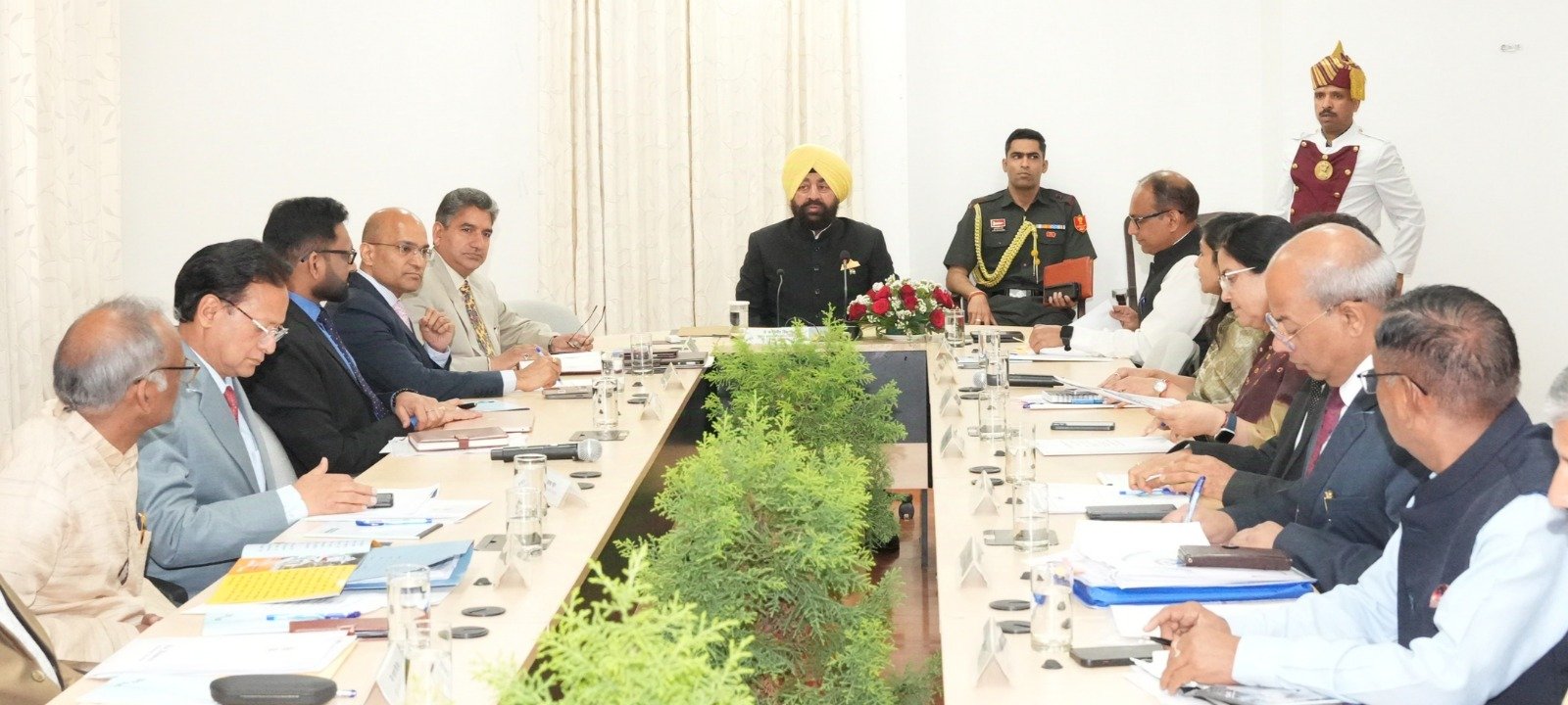“वन यूनिवर्सिटी, वन रिसर्च” योजना पर जोर, राज्यपाल ने विश्वविद्यालयों को शोध बढ़ाने का दिया सुझाव ! “वन यूनिवर्सिटी, वन रिसर्च” योजना पर जोर, राज्यपाल ने विश्वविद्यालयों को शोध बढ़ाने का दिया सुझाव !