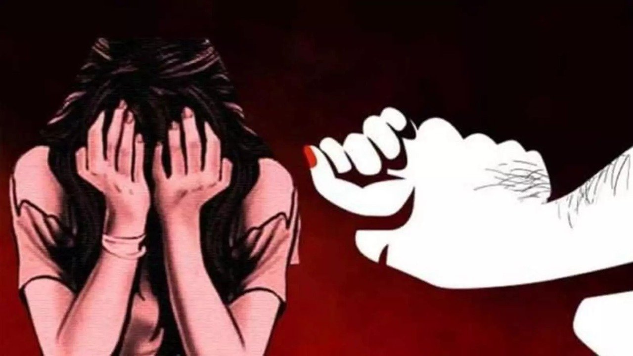महिला सुरक्षा के दावे की पोल खुली, महिला पुलिसकर्मी ने सहकर्मी पर लगाए गंभीर आरोप, मुकदमा दर्ज…
