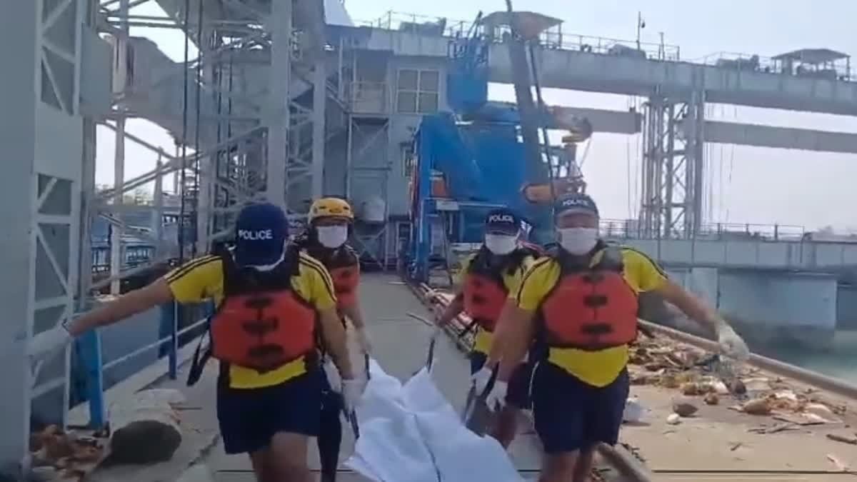 ऋषिकेश में बैराज जलाशय से महिला और पुरुष का शव बरामद, पुलिस मामले की जांच में जुटी… ऋषिकेश में बैराज जलाशय से महिला और पुरुष का शव बरामद, पुलिस मामले की जांच में जुटी…