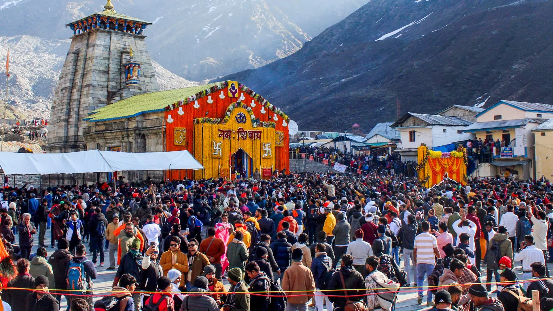 केदारनाथ मंदिर में रील और वीडियो बनाने पर सख्त रोक, 30 मीटर के दायरे में मोबाइल और कैमरा पर पूर्ण प्रतिबंध….